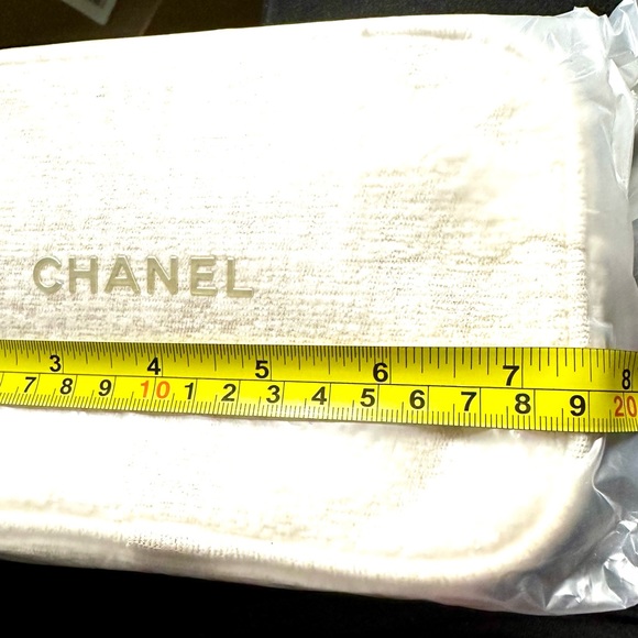 Chanel Cosmetic Case / Pouch - Picture 16 of 16